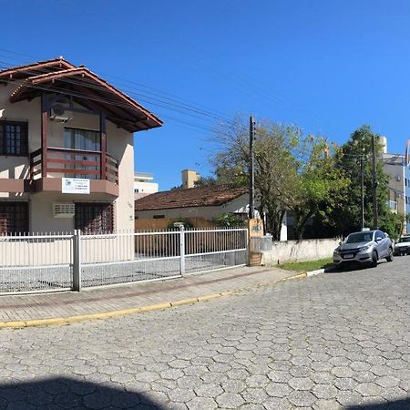 Apartamentos Vó Lela Bombinhas Bagian luar foto